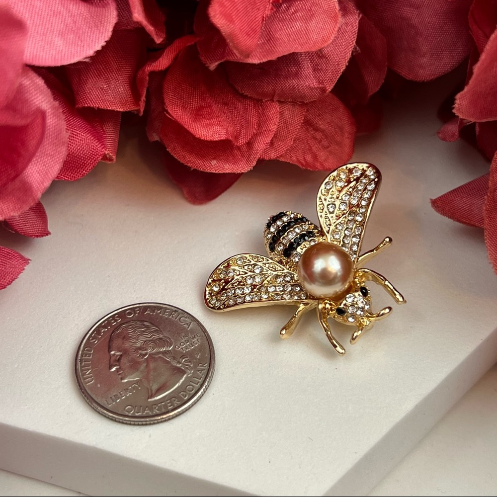 Golden Crystal Bumblebee Pearl Brooch Lapel Pin - Picture 13 of 16